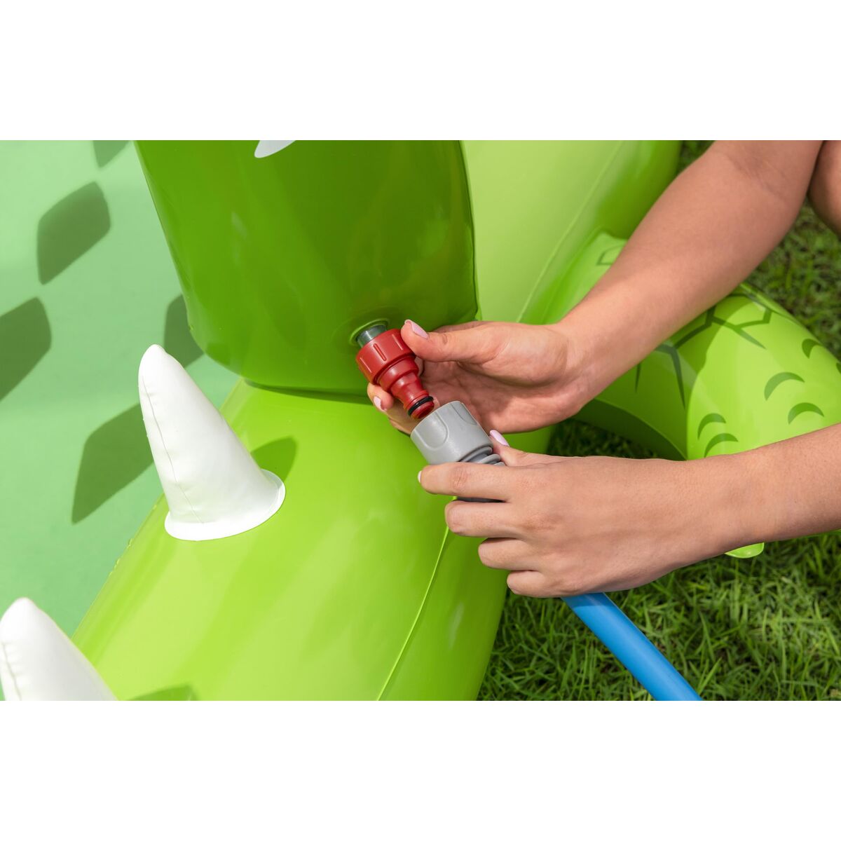 V2HBB6853589CBD57393841F0523B1D8B82R7711256P8